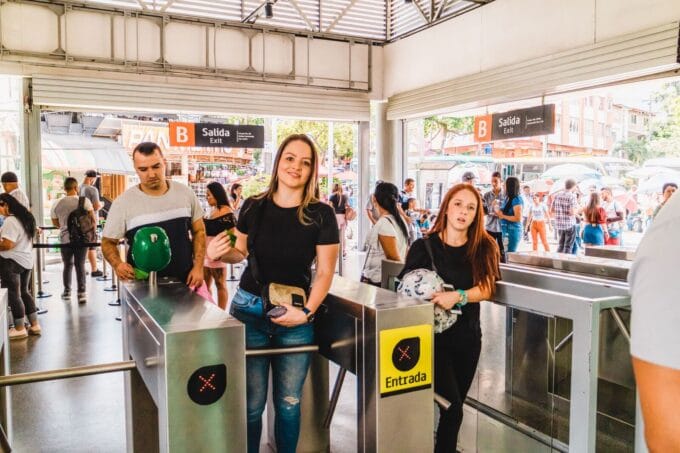 medellin city tour metro
