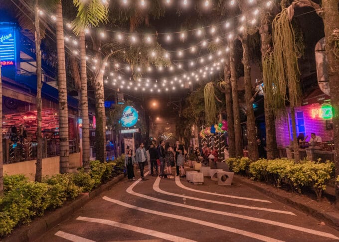 parque lleras view at night